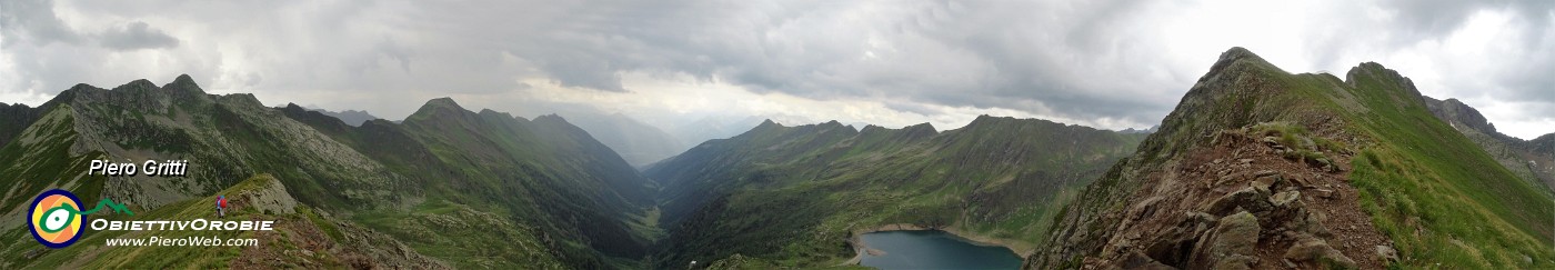 59 Panoramica a nord sulla Valle del Livrio.jpg